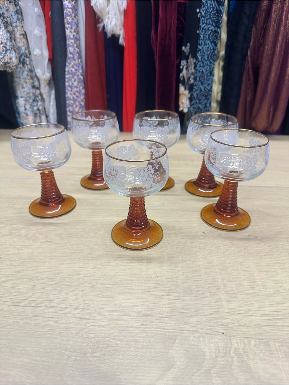 Vintage Luminarc Grapevine Etched Set of 6 1970 Wine Glasses EUC